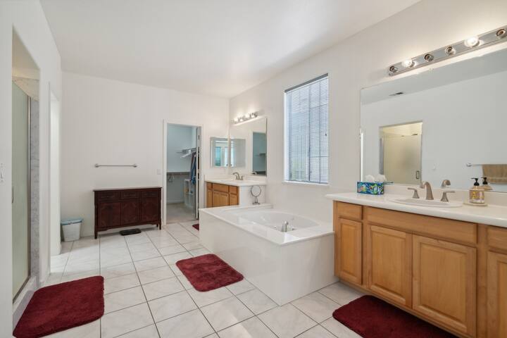 Sunny Serenity: Pet Friendly 5br Home In San Jose gallery image 5