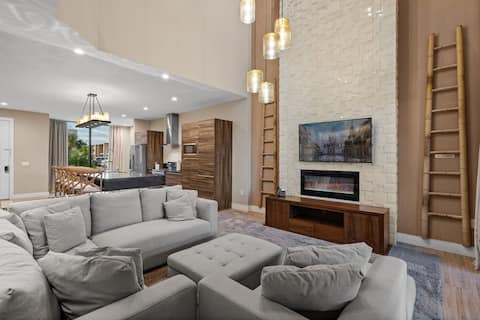 4BD/4.5BA Luxury Villa Near / Disney