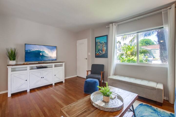 2 Blocks to Beach * Sleeps 20 WOW * 2 Fenced Yards gallery image 5