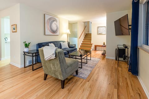 Spacious 3BR | Deck | Mountain Views + Trails