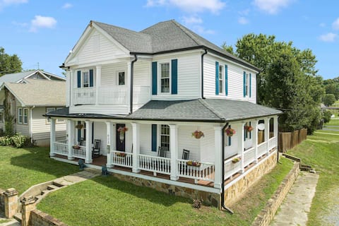 Sleep 10 * in this historic home in state streets