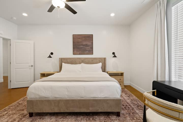 加大双人床、陶器谷仓床上用品、书桌