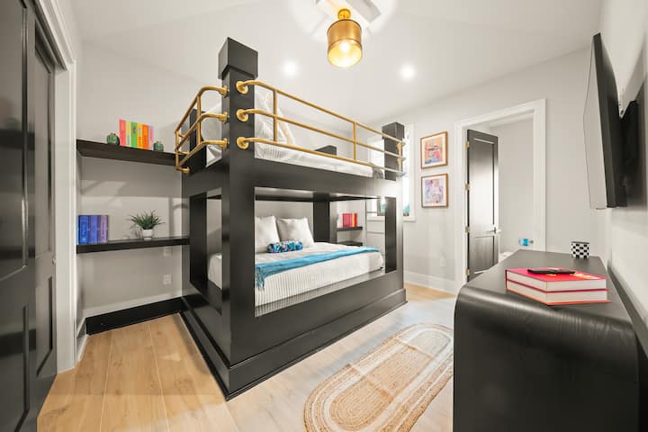 Yeddinci Yataq Otağı, Kraliça/Kraliça çarpayısı