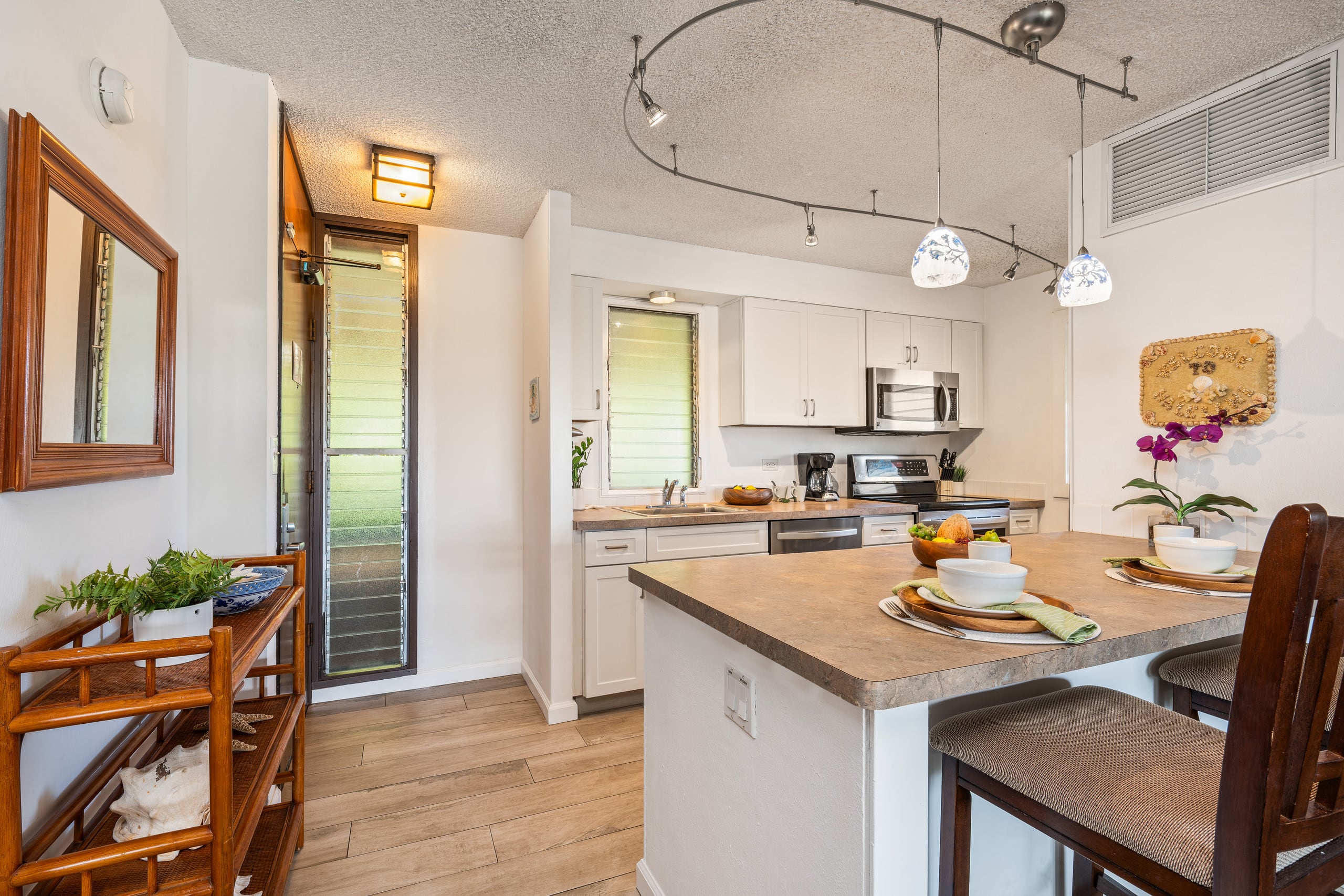 Condo in Lahaina · ★5.0 · 1 bedroom · 2 beds · 1 bath - Image 7