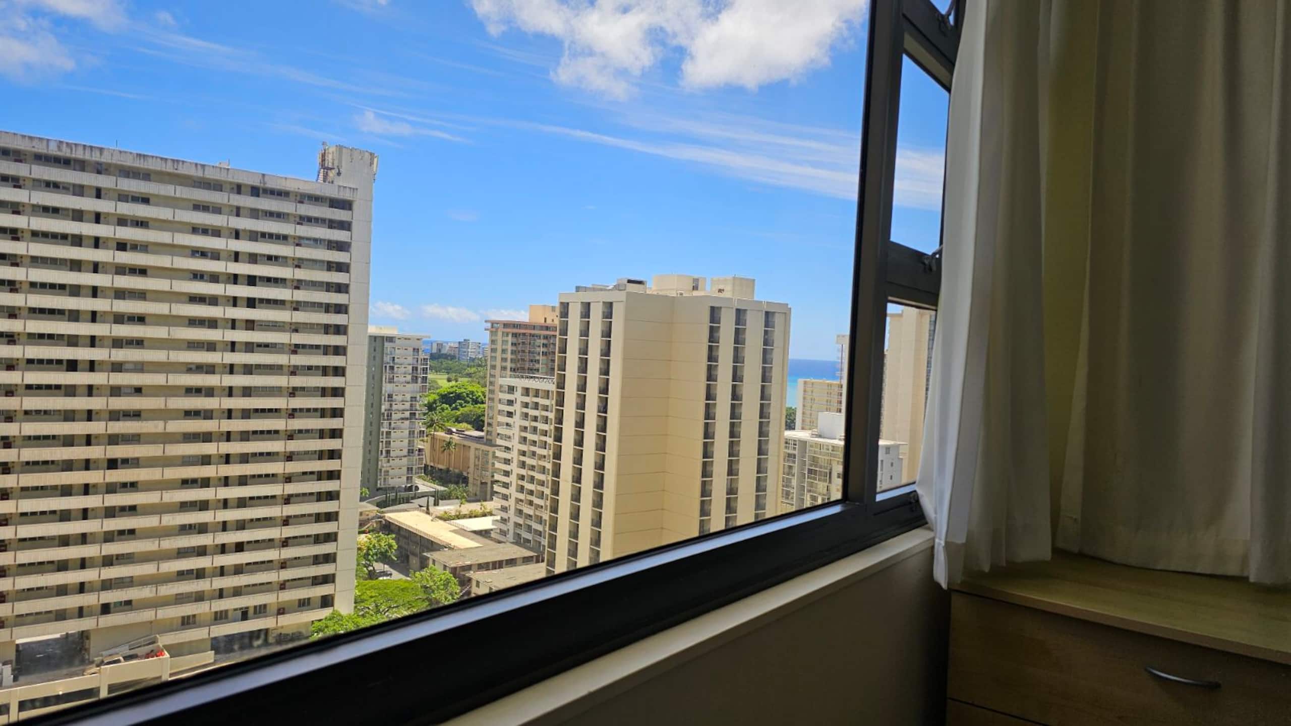 Condo in Honolulu · ★4.61 · 1 bedroom · 1 bed · 1 bath - Image 5