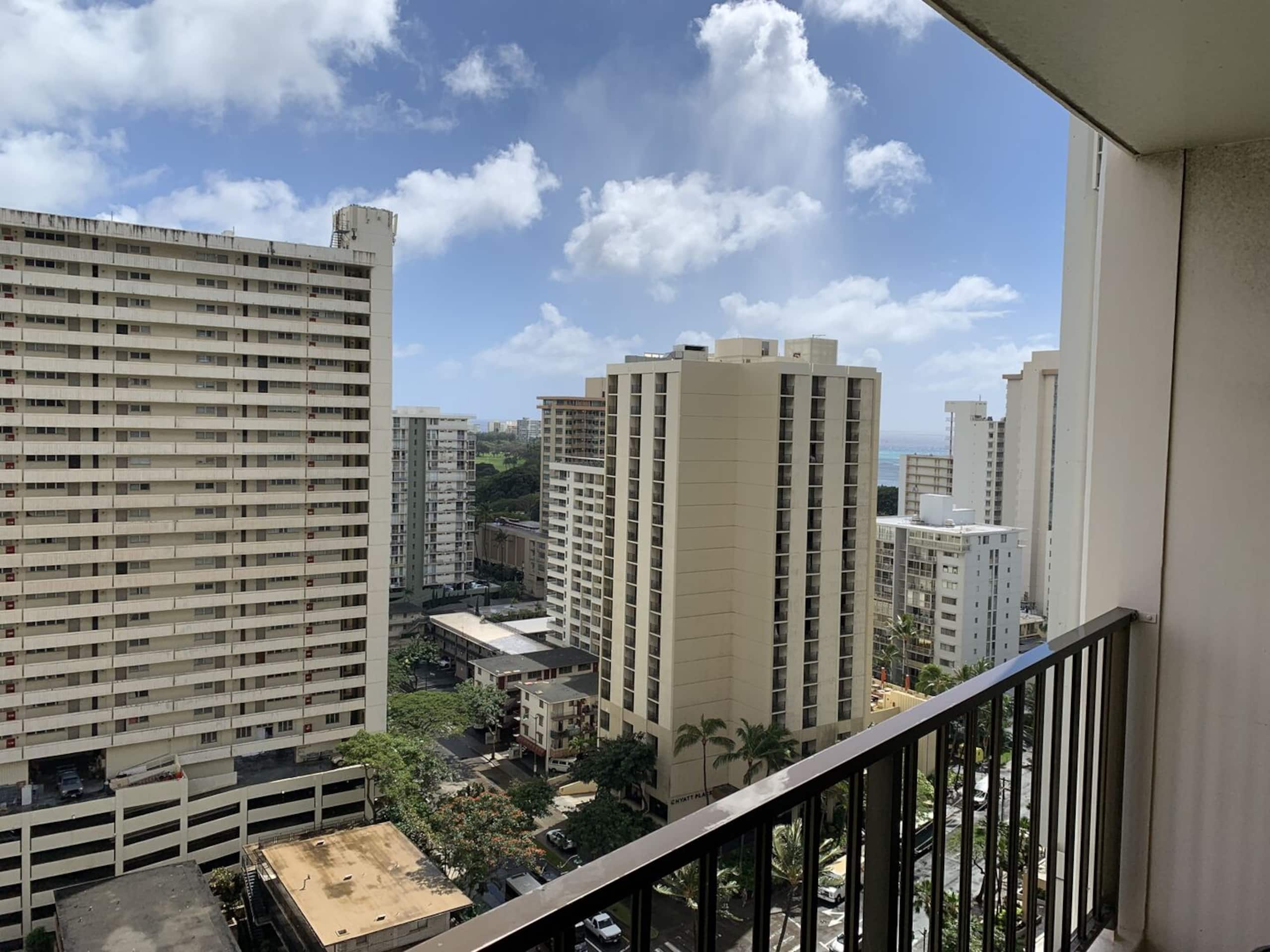 Condo in Honolulu · ★4.61 · 1 bedroom · 1 bed · 1 bath - Image 8