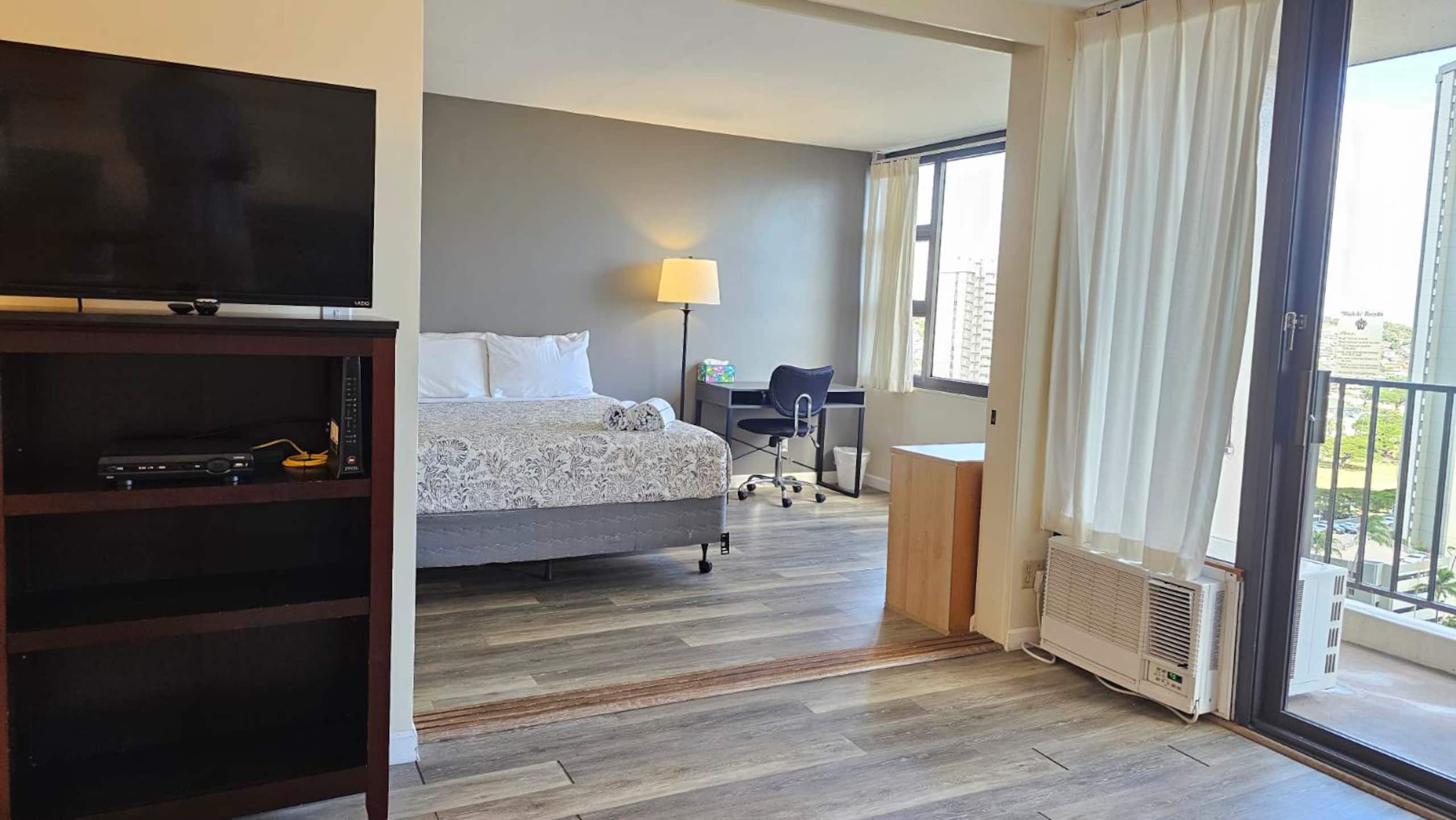 Condo in Honolulu · ★4.61 · 1 bedroom · 1 bed · 1 bath - Image 9