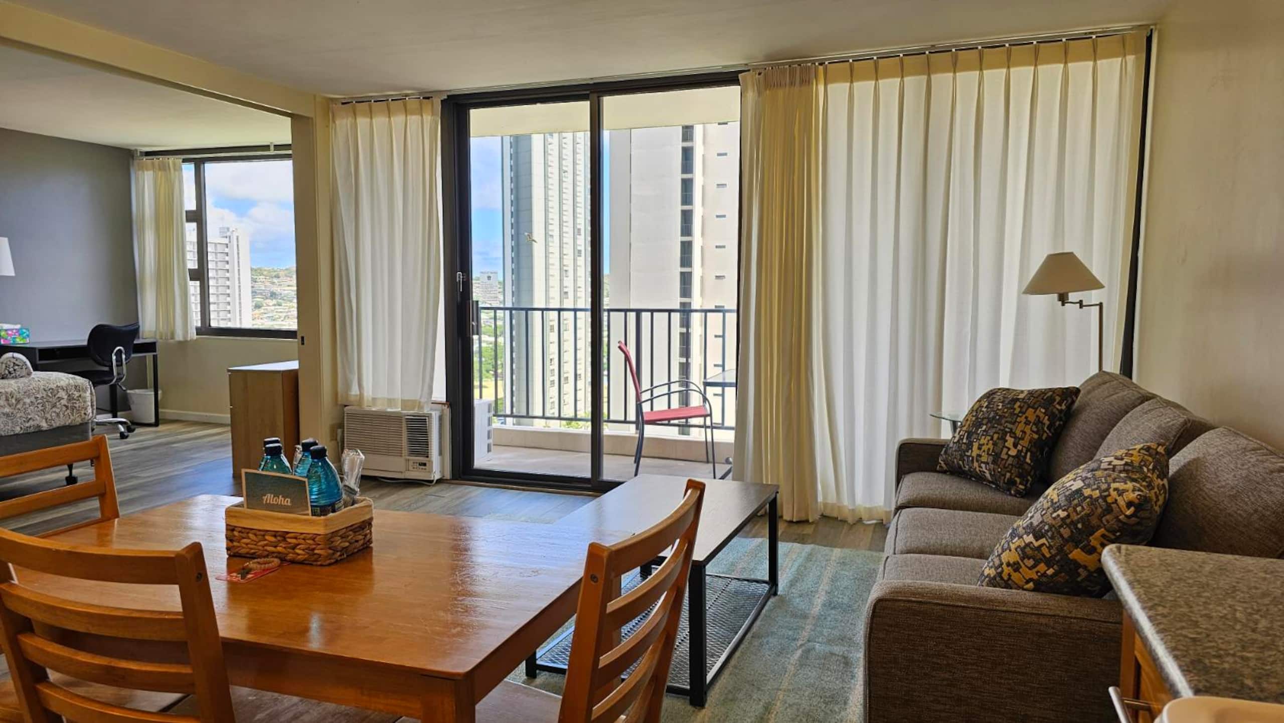 Condo in Honolulu · ★4.61 · 1 bedroom · 1 bed · 1 bath - Image 6