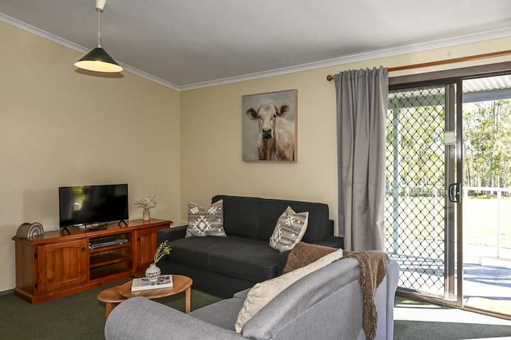 Callistemon 1 0f 10 Bush Cabins! Hunter Valley! - Cessnock