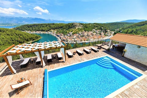 Top Airbnb: Dreamview & heated pool by Lucija *1 in Općina Novigrad