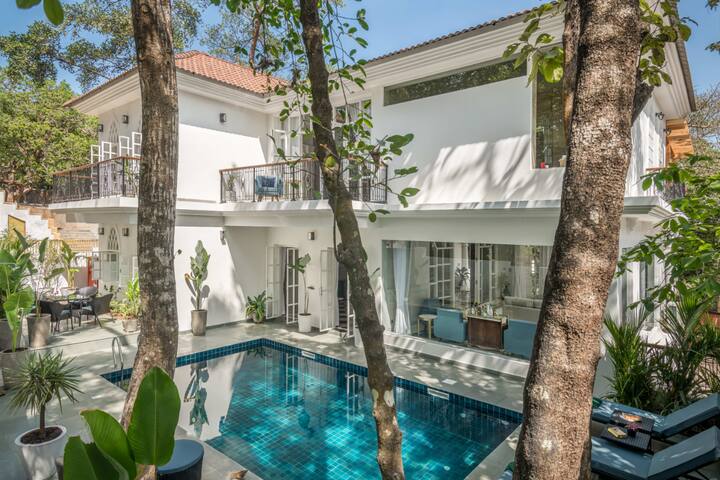 Pool: Swimming pool