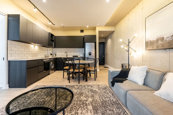 The Signature G16: Lux 2 Bedroom Aprt