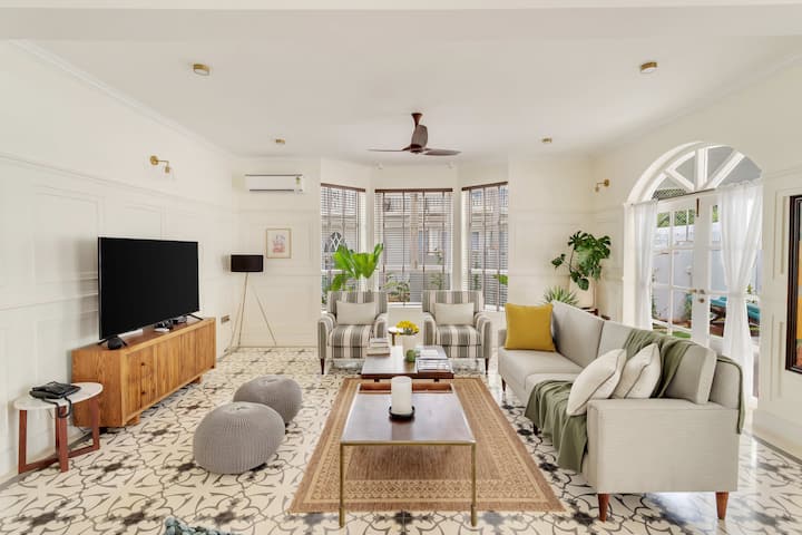 Rooms: Living room