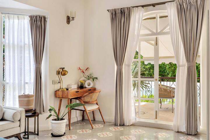 Living room image 6