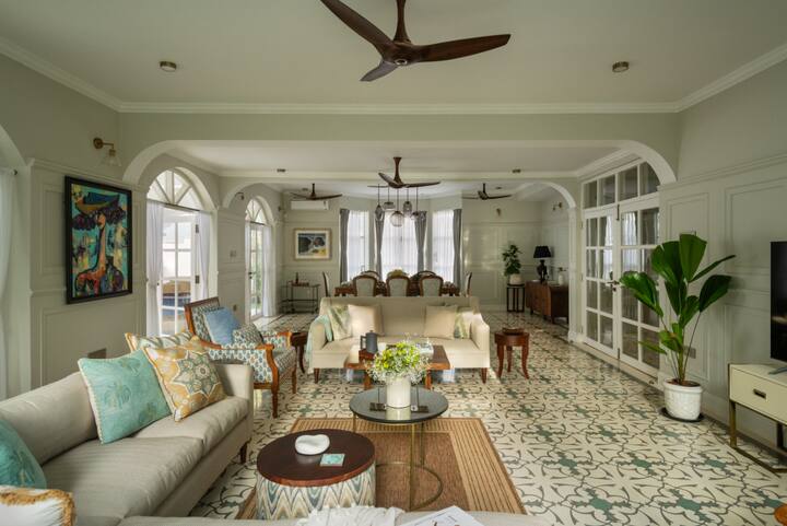 Rooms: Living area