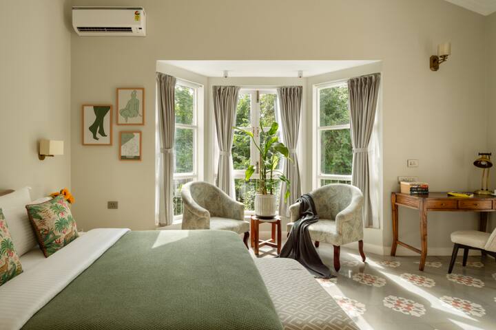 Rooms: Bedroom