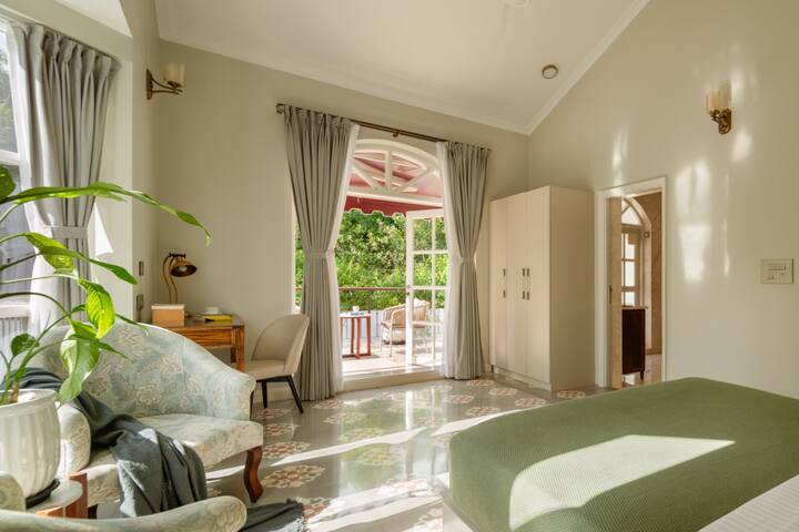 Rooms: Bedroom