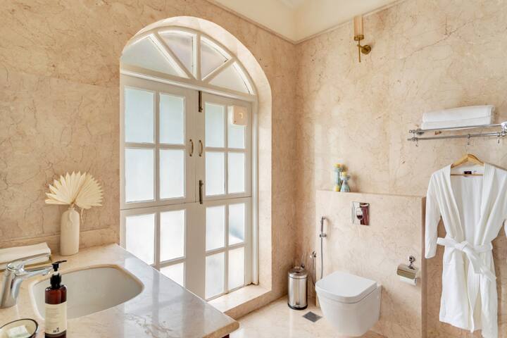 Rooms: Toilet