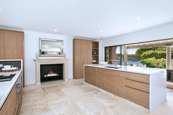 Mosman moments | Luxe living with water views gallery image 2