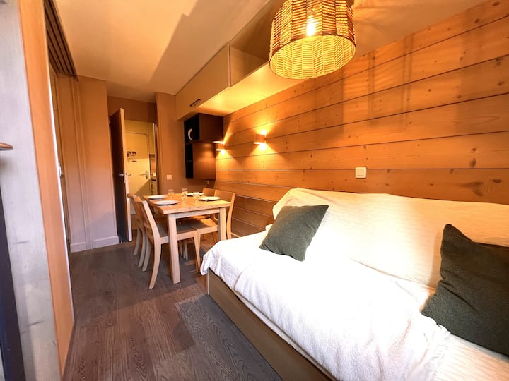 Rohová s výsuvnou posteľou