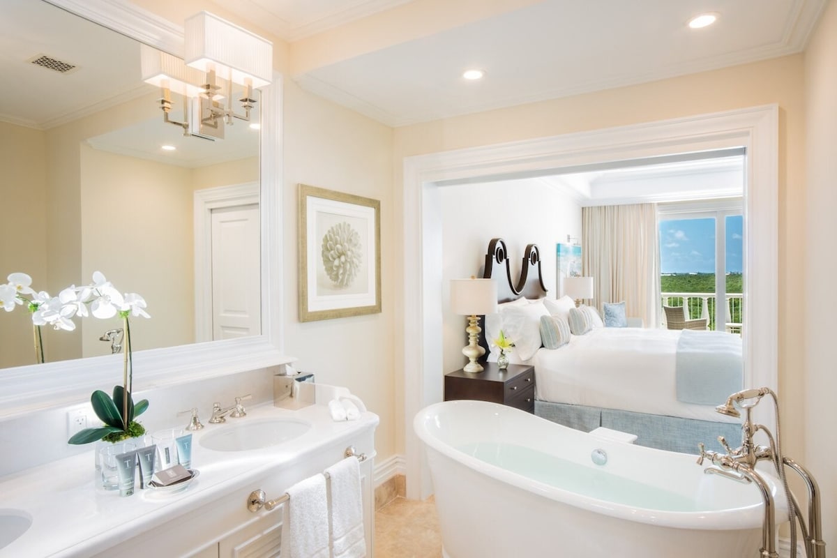 Scenic Resort in Long Bay Beach w/ Beach Access