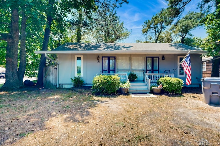 Dewey Beach Cottage 1 Block From The Beach, Dog Fr - Dewey Beach, DE
