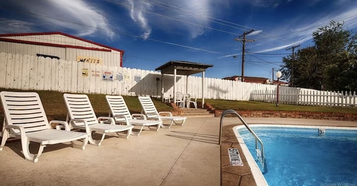 Two Queen Room, Scottish Inns, Steps from Decatur - Decatur, TX ...