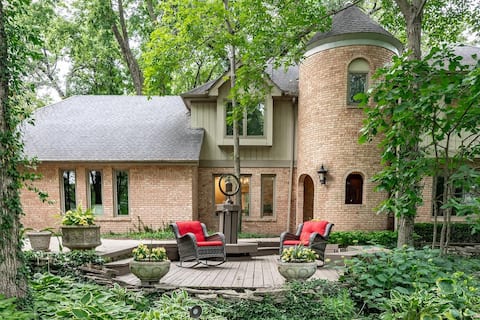 Spacious 5bd/5bth house w/Pool, Hot Tub, Sauna