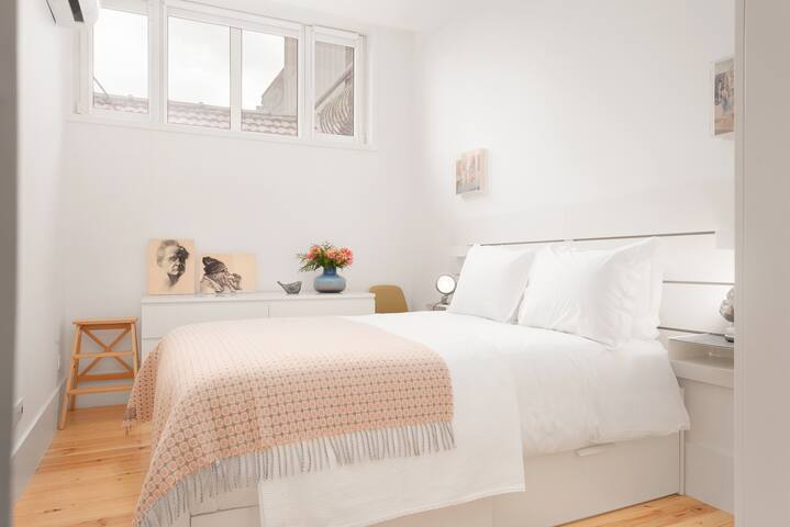 Oporto Classic Apartments by HostWise gallery image 4