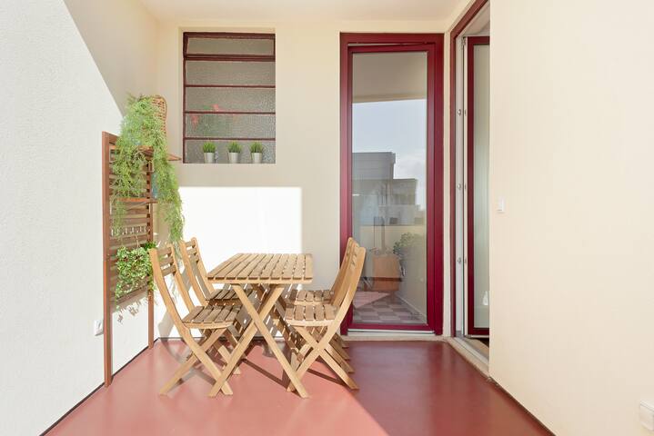 2 Classic Apartments by HostWise gallery image 5