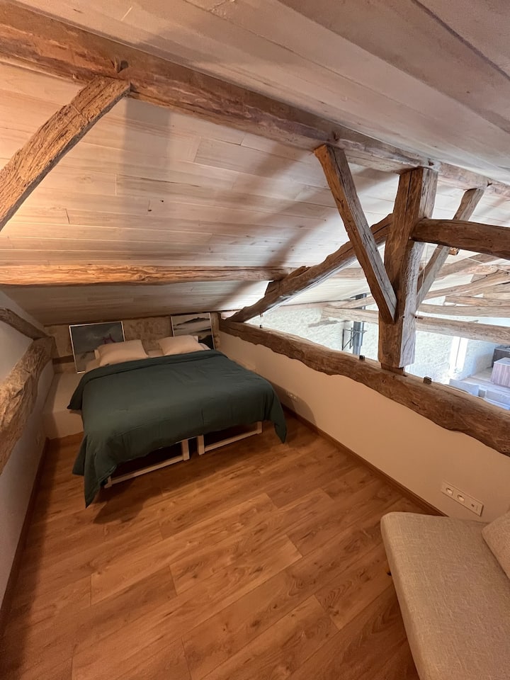 חדר קומת ביניים בסלון