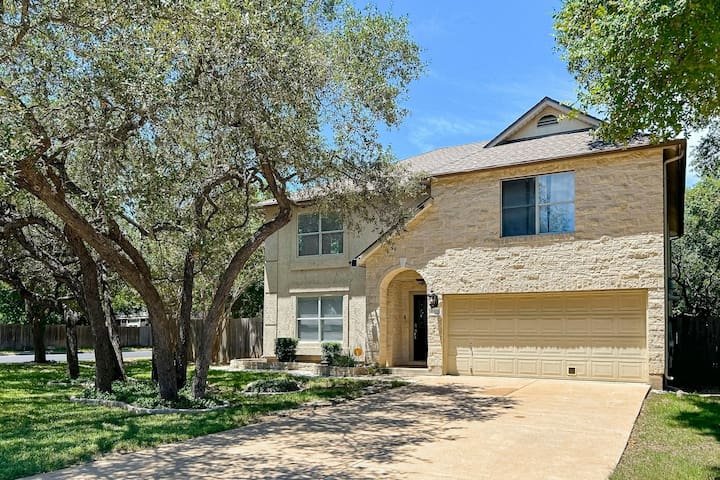 3BR home with private pool and gym room