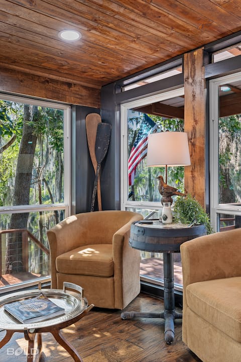 Hot Tub at Whiskey Barrel, Waterfront, Pickleball