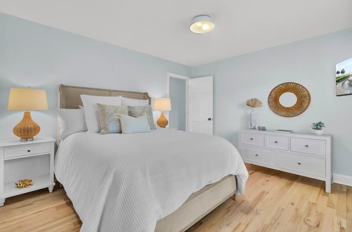 חדר שינה 3 כולל מיטת קווין סייז.