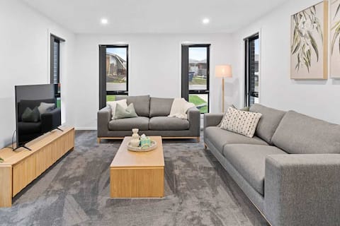 Sleek & Stylish - Shorewell Park