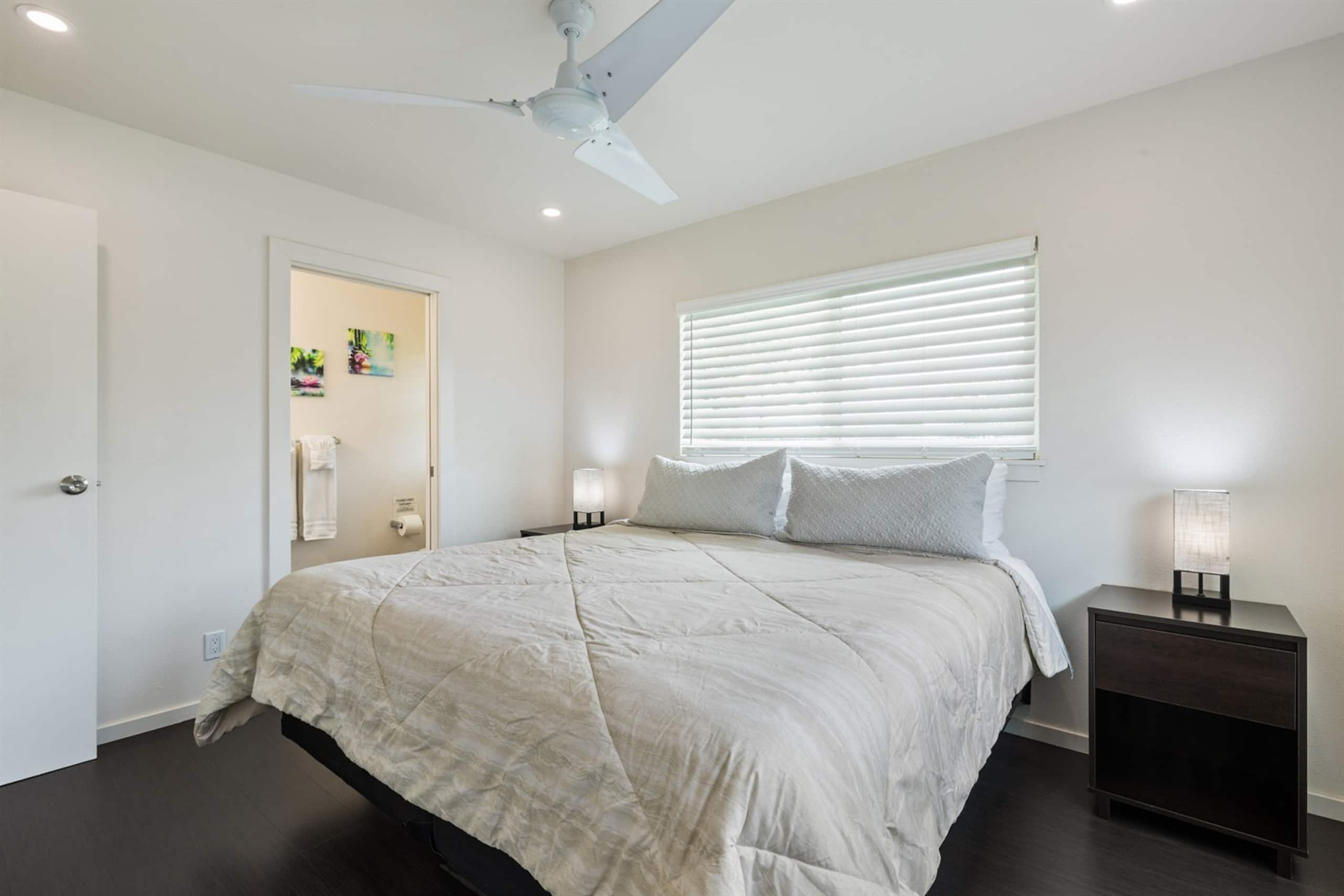 Home in Kahuku · ★4.96 · 3 bedrooms · 6 beds · 1.5 private baths - Photo 14