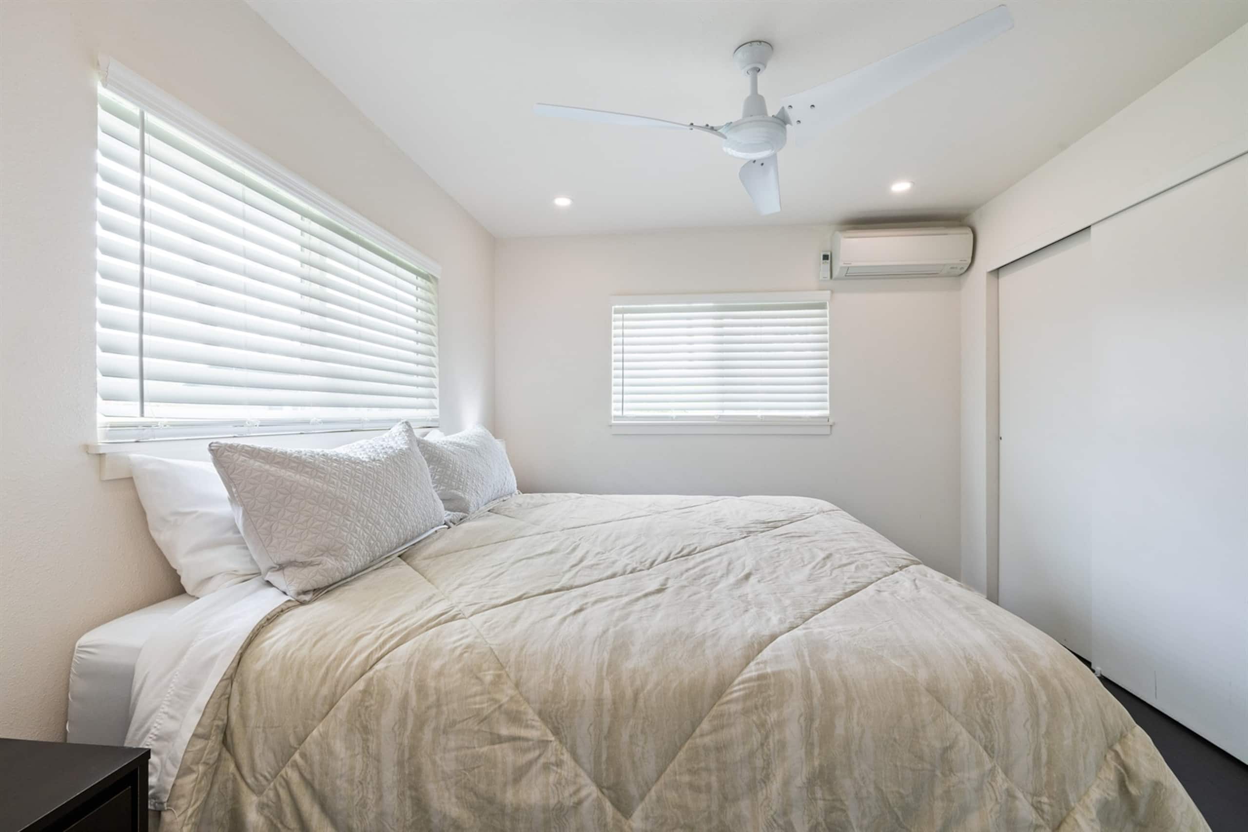 Home in Kahuku · ★4.96 · 3 bedrooms · 6 beds · 1.5 private baths - Photo 15