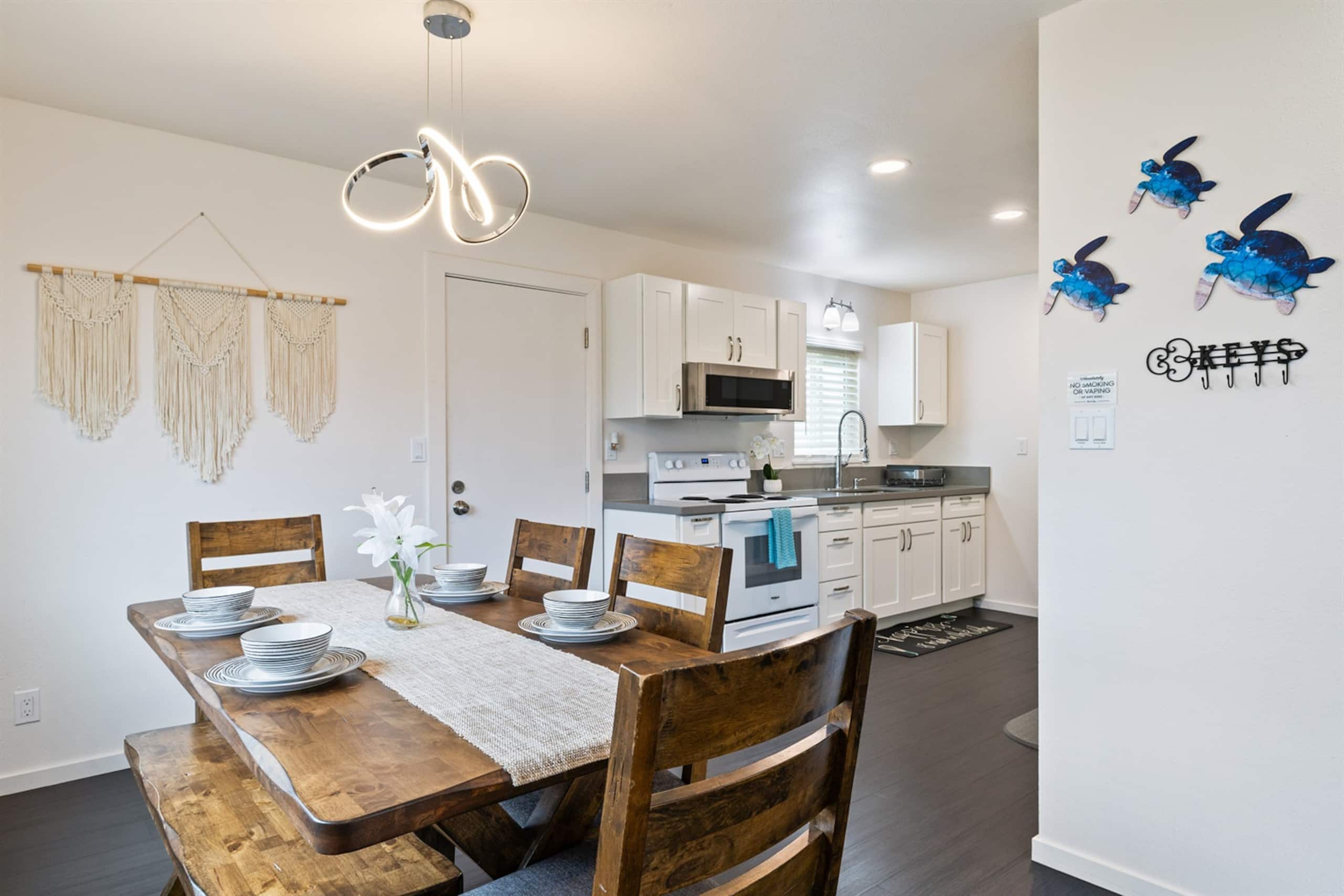 Home in Kahuku · ★4.96 · 3 bedrooms · 6 beds · 1.5 private baths - Photo 11