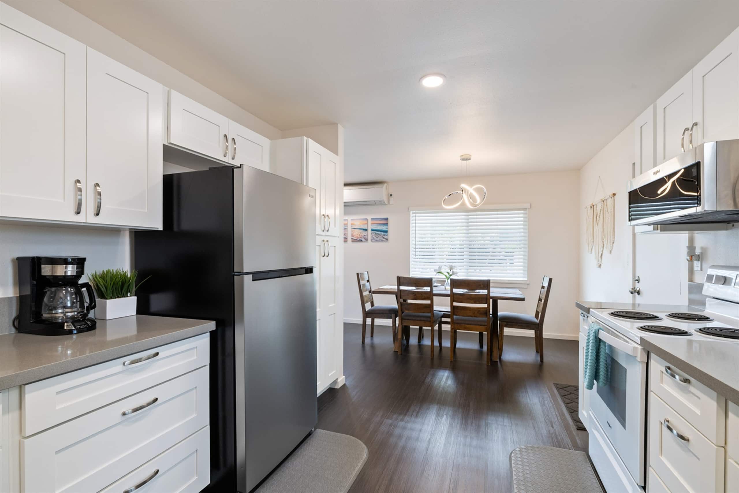 Home in Kahuku · ★4.96 · 3 bedrooms · 6 beds · 1.5 private baths - Photo 12