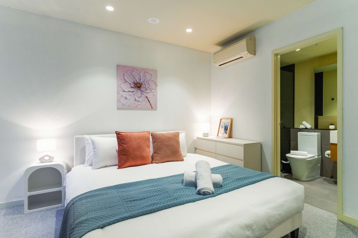 Stylish 2BR APT with POOL \u0026 GYM - Apartments for Rent in South Yarra,  Victoria, Australia - Airbnb, image size:1200x800