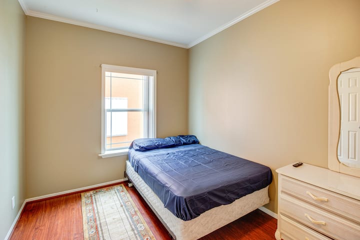 Dormitorio 3 | Cama matrimonial | Televisión inteligente con cable