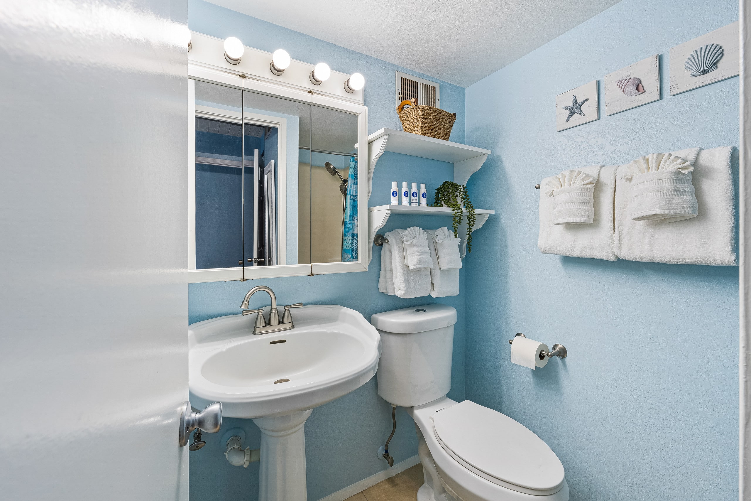 Condo in Kihei · ★4.83 · 2 bedrooms · 3 beds · 2 baths - Image 21