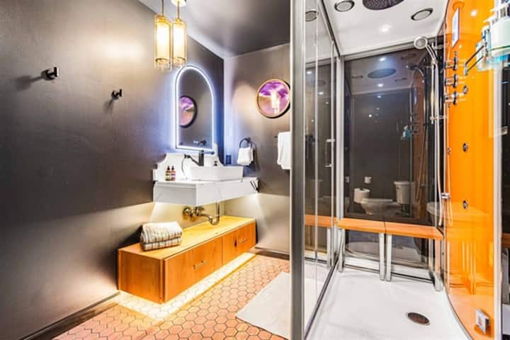 Adults-Only A-Frame | Hot Tub + Steam Shower
