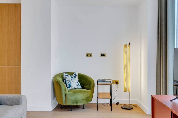 Exquisite 3BR Flat at The Enclave gallery image 3