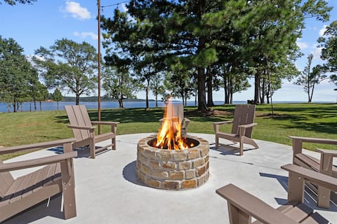 Lakefront King Rooms | Views | Cowboy Pool +Cinema
