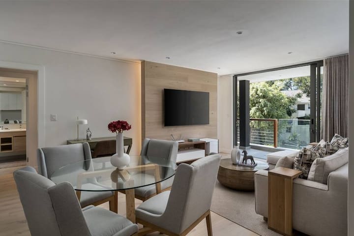 The Streams Luxury | Rivers, Trails & Mountains gallery image 2