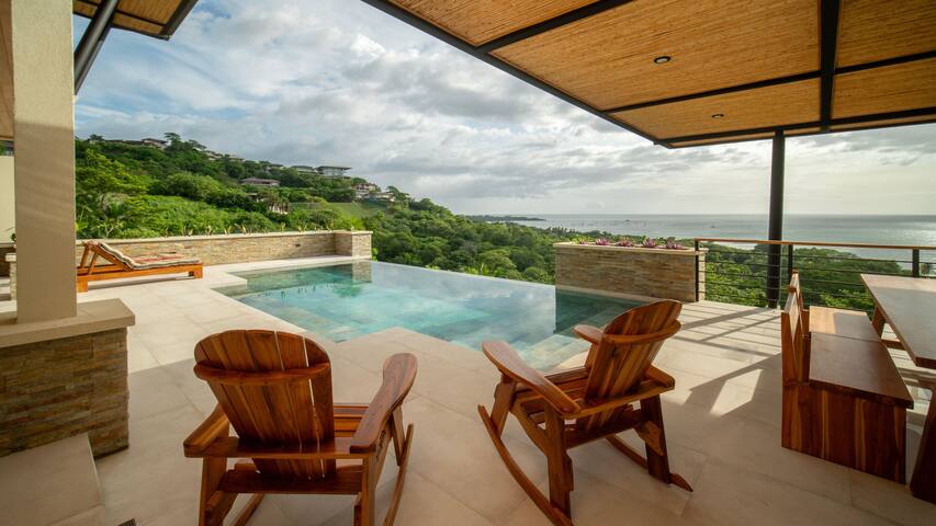 Ocean View Home sleeps 12 in Premier Gated Communi