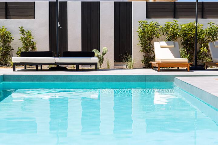 2 Luxury Villas w Nearby Beach! gallery image 2