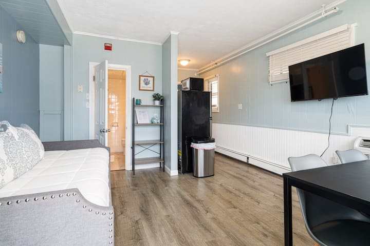 Steps To Beach & Pier | First Floor Suite (461) - Old Orchard Beach, ME