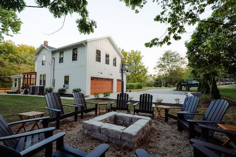Spacious Home | Hot Tub | Fire Pit | Game Room